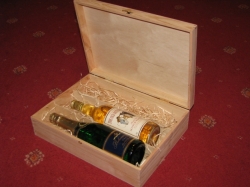 Dřevěná krabice na 3 lahve vína 